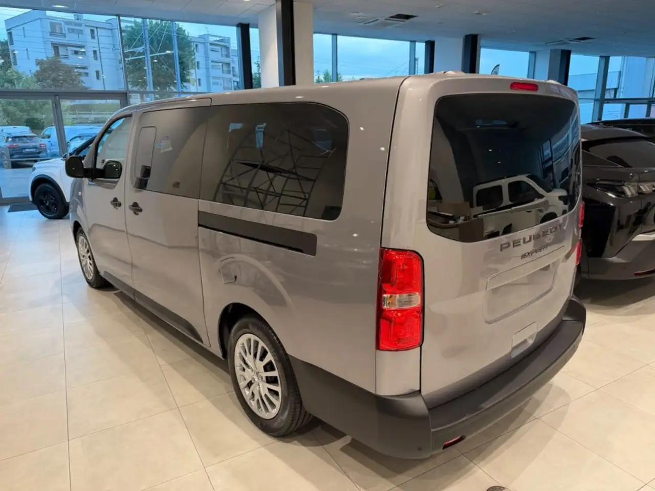 Peugeot Traveller 2026