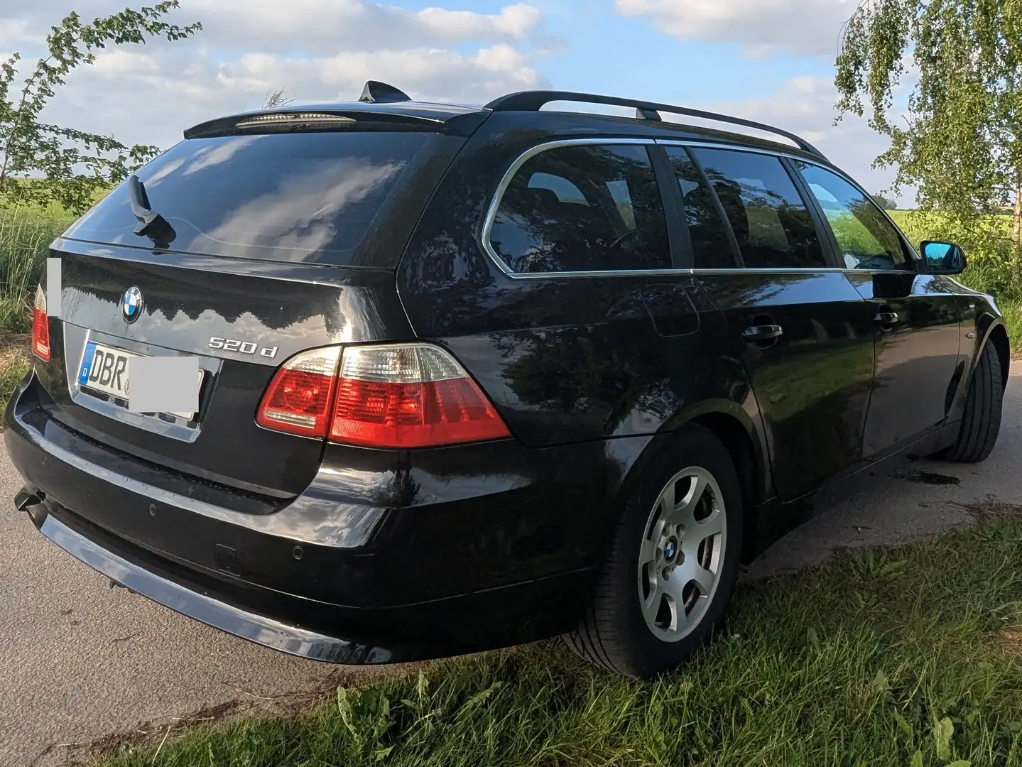 BMW 520 520d Touring Aut. Schwarz - 2