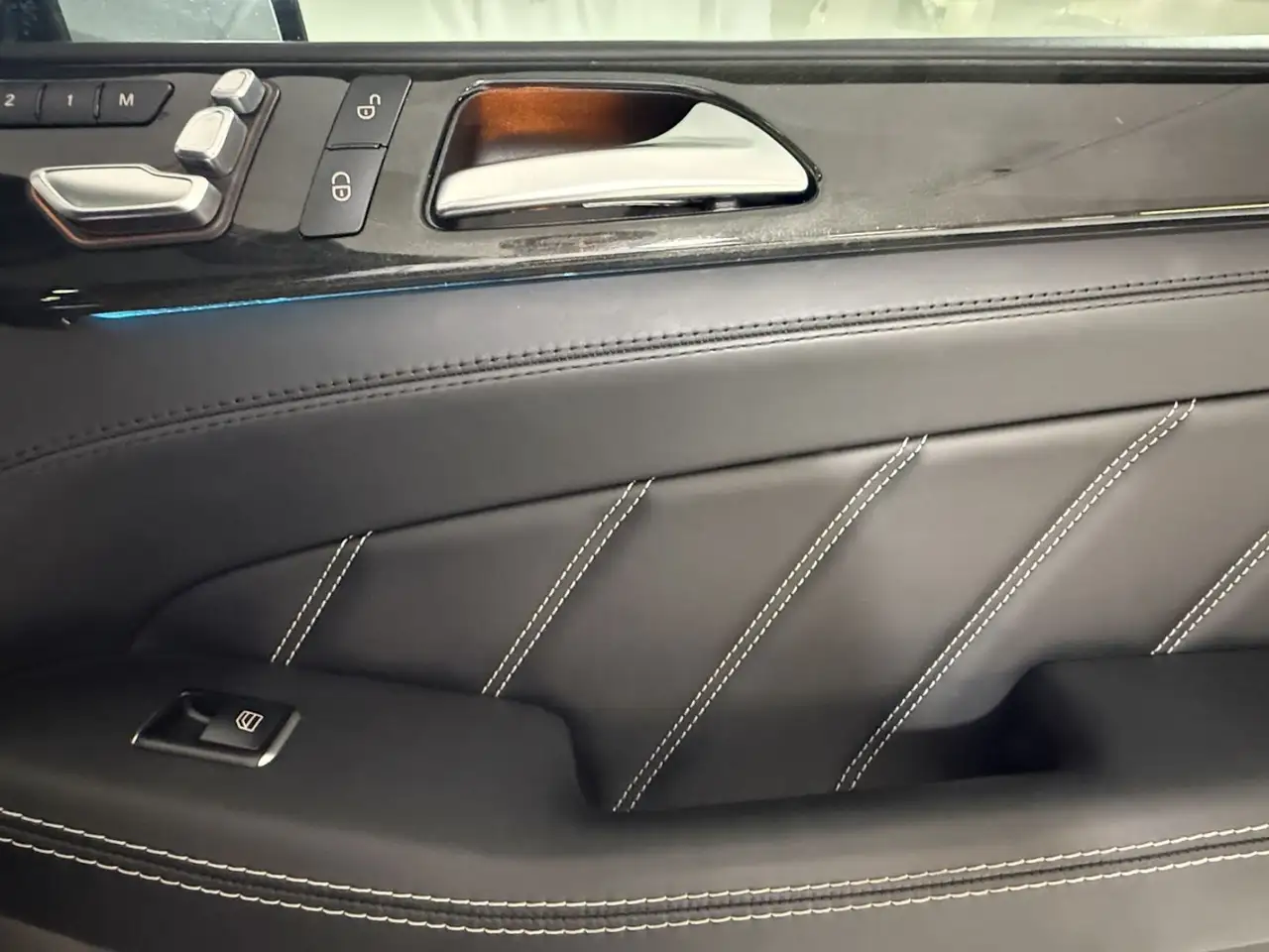 Mercedes-Benz GLE снимка Mercedes-Benz GLE