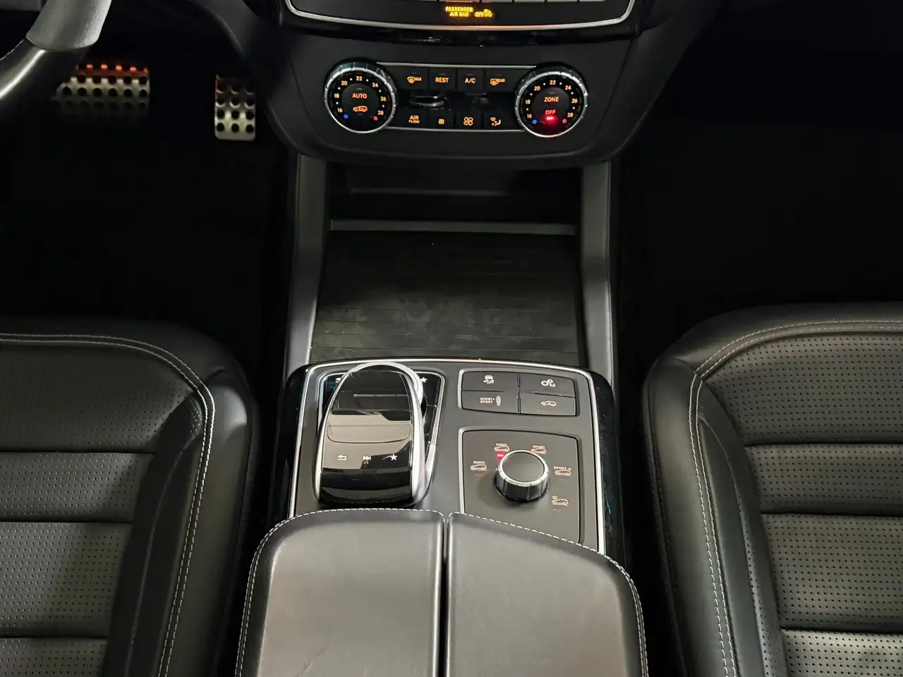 Mercedes-Benz GLE снимка Mercedes-Benz GLE
