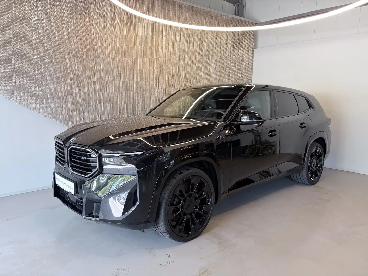 BMW XM 50e Schwarz - 1