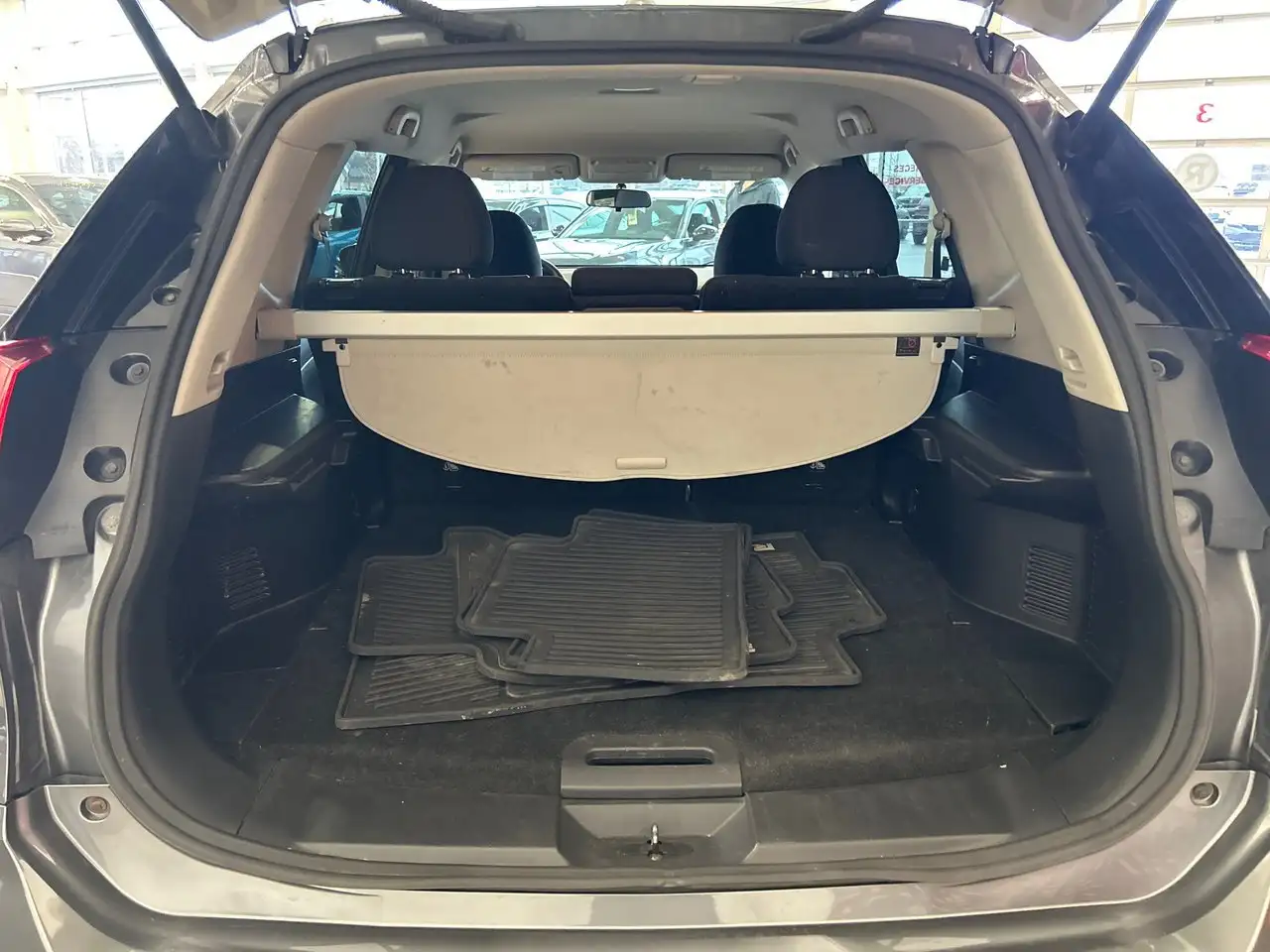 Nissan Rogue снимка Nissan Rogue