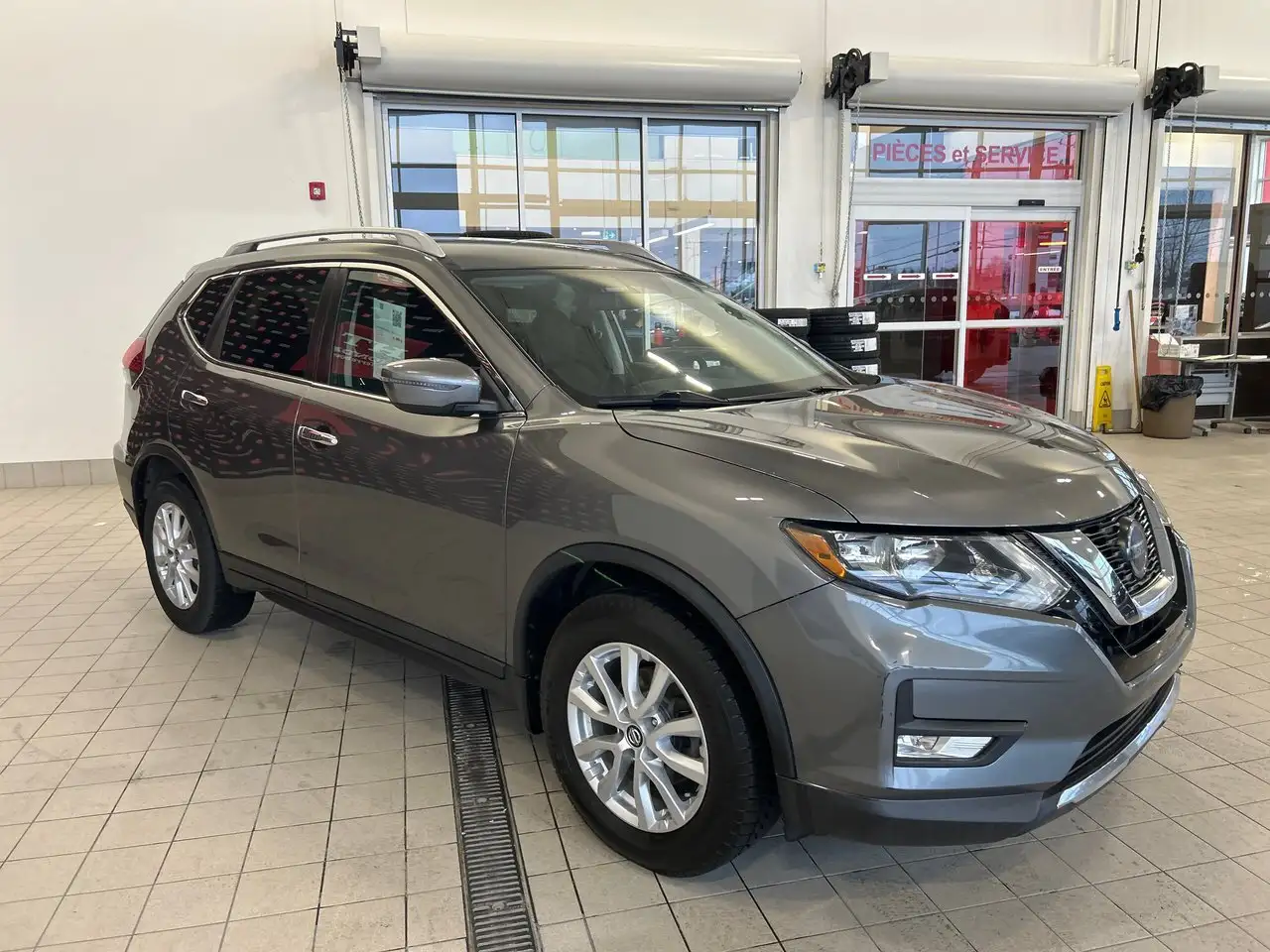 Nissan Rogue снимка Nissan Rogue