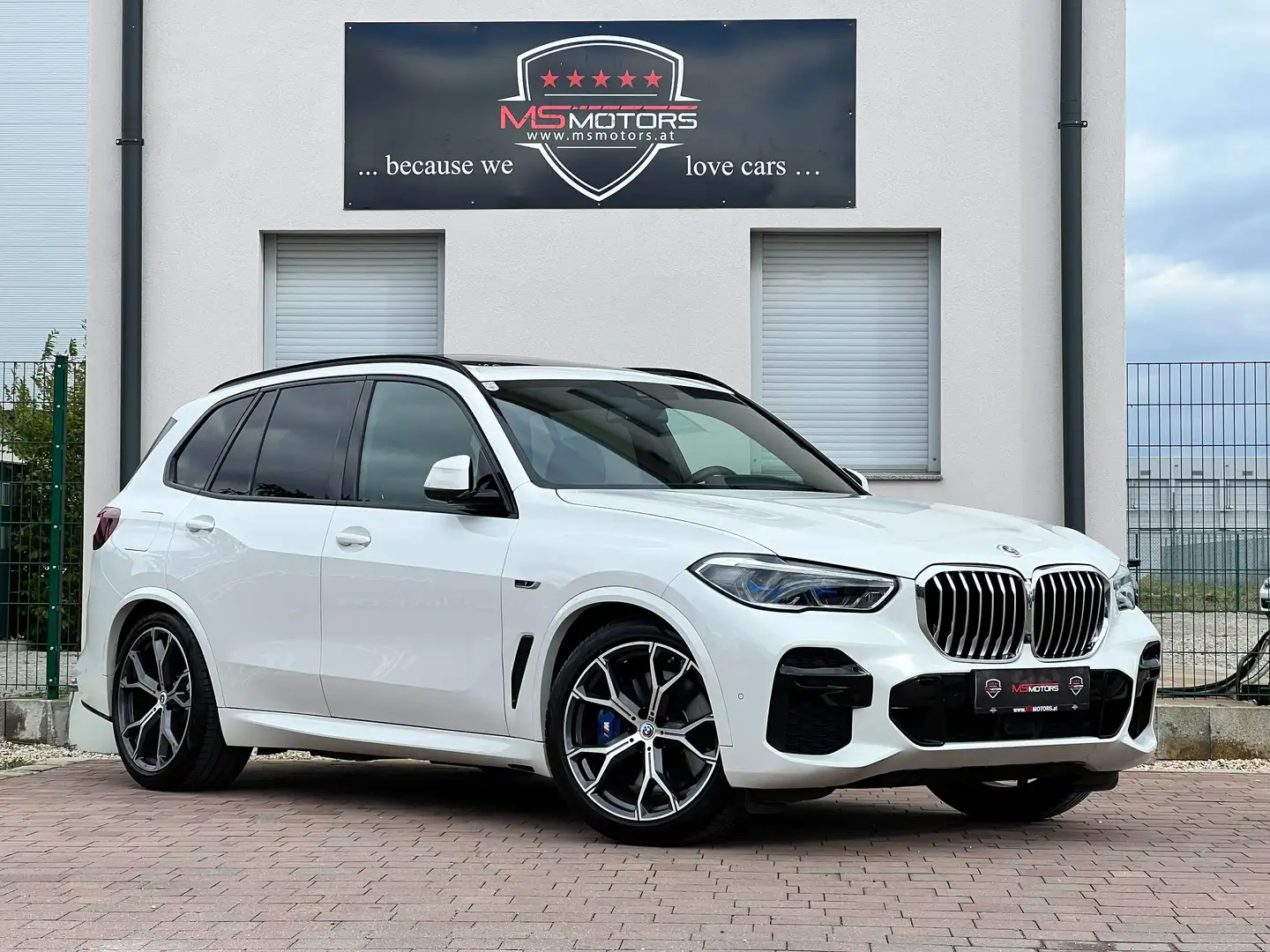 BMW X5 X5 xDrive45e PHEV Aut.*M PAKET*360 KAMERA*PANORAMADACH*HEAD UP*ACC*LASER LIGHT*HARMAN KARDON*KREDIT*GARANTIE Weiß - 1