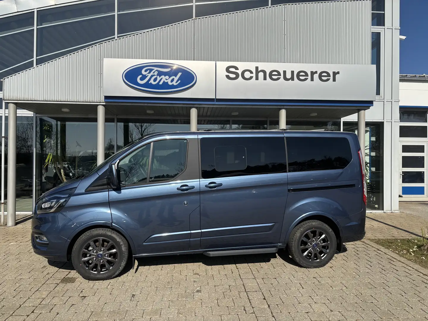 Ford Tourneo Custom 320 L1 Tourneo Titanium Blau - 2