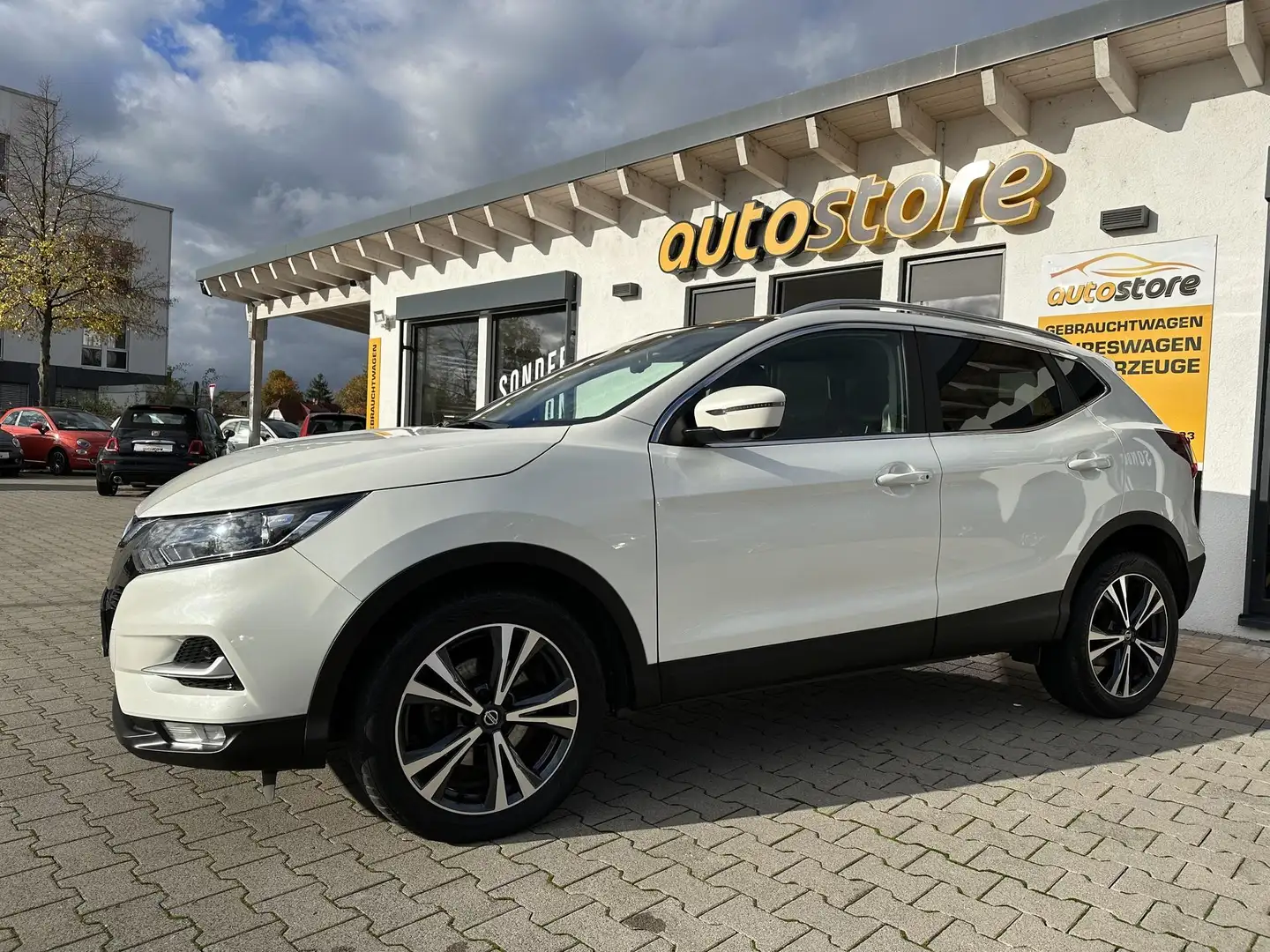 Nissan Qashqai Zama 116 kW (158 PS), Autom. 7-Gang, Frontantrieb Blanc - 1