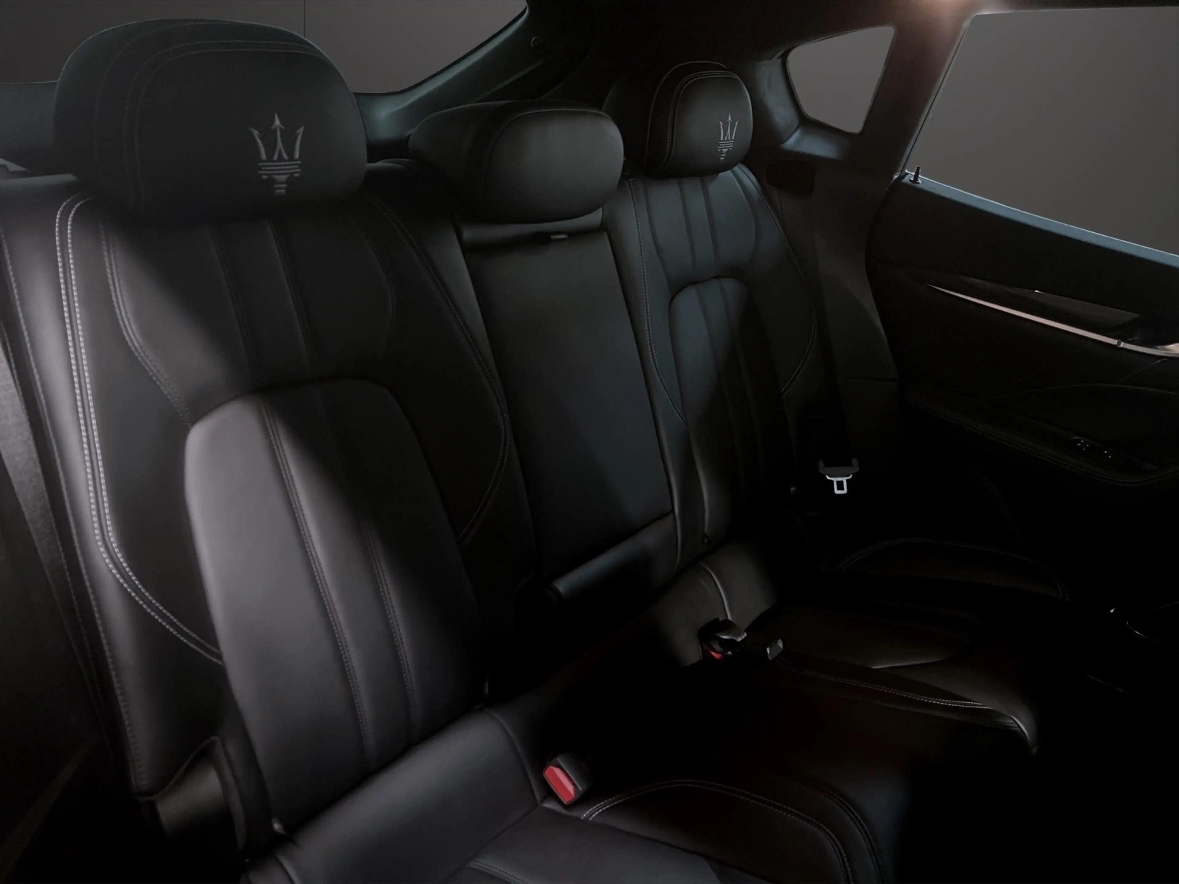 Maserati Levante SQ4 GranSport Modena — photo 10