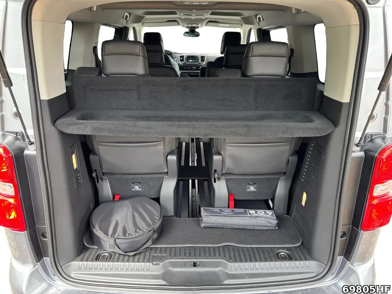 Peugeot Traveller Elektromotor L2 Business VIP(75kWh Bat.), миниатюра 6