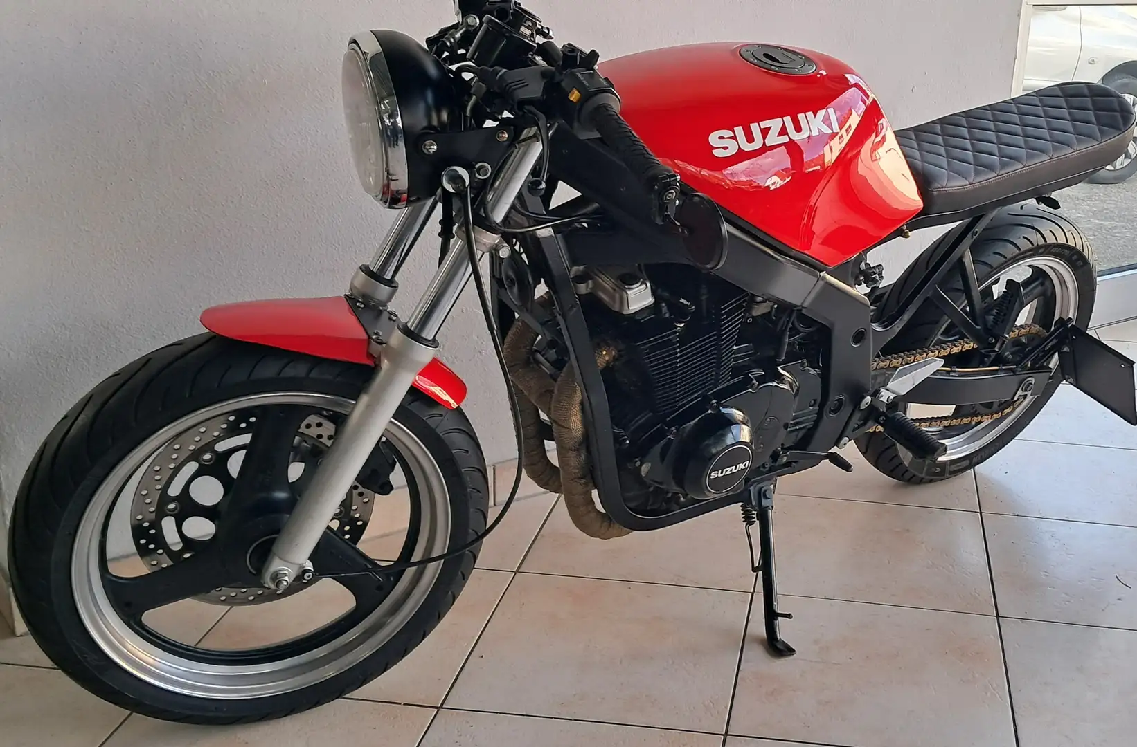 Suzuki GS 500 Červená - 1