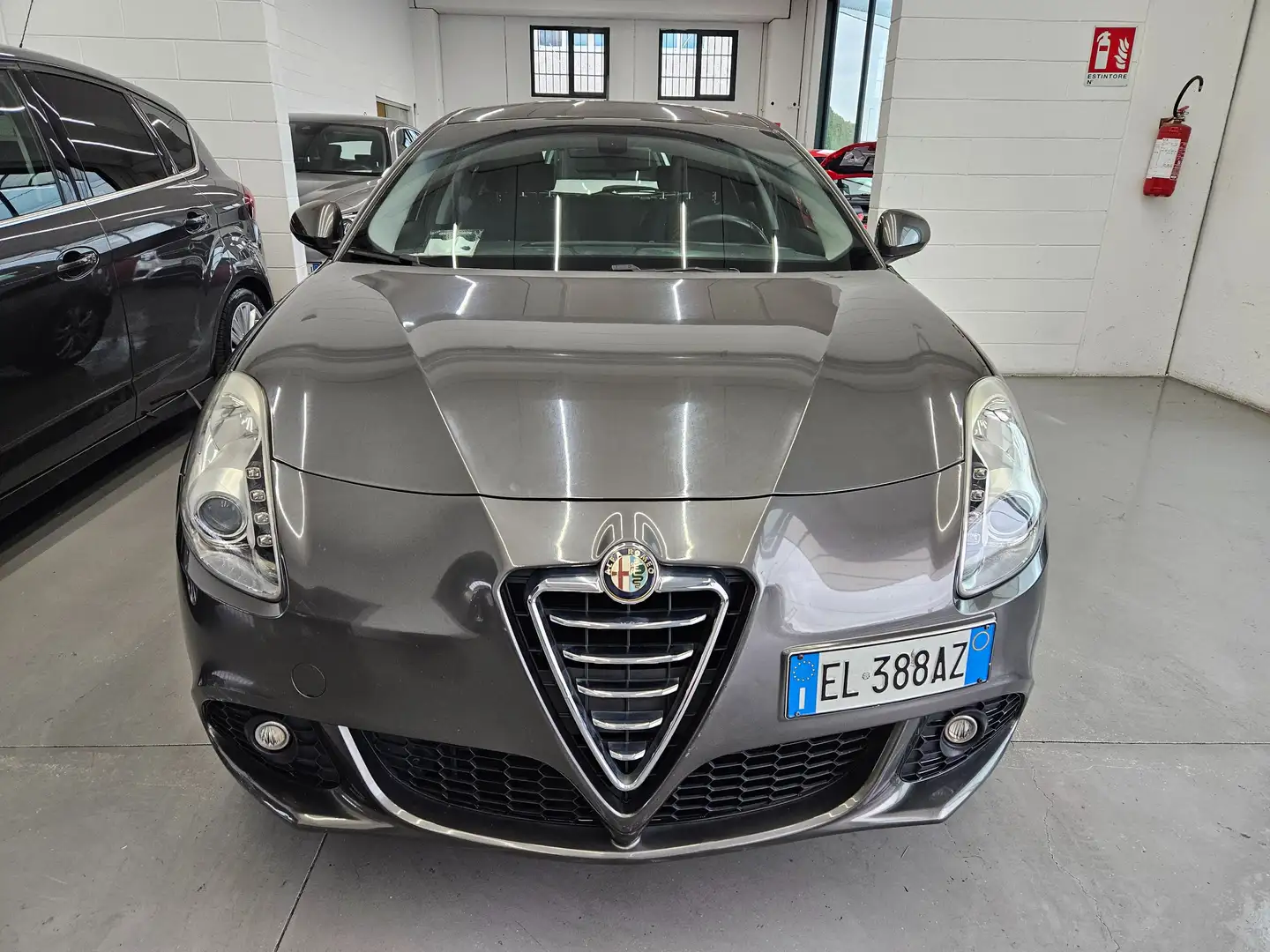 Alfa Romeo Giulietta 2.0 jtdm-2 Progression 140cv Gris - 2