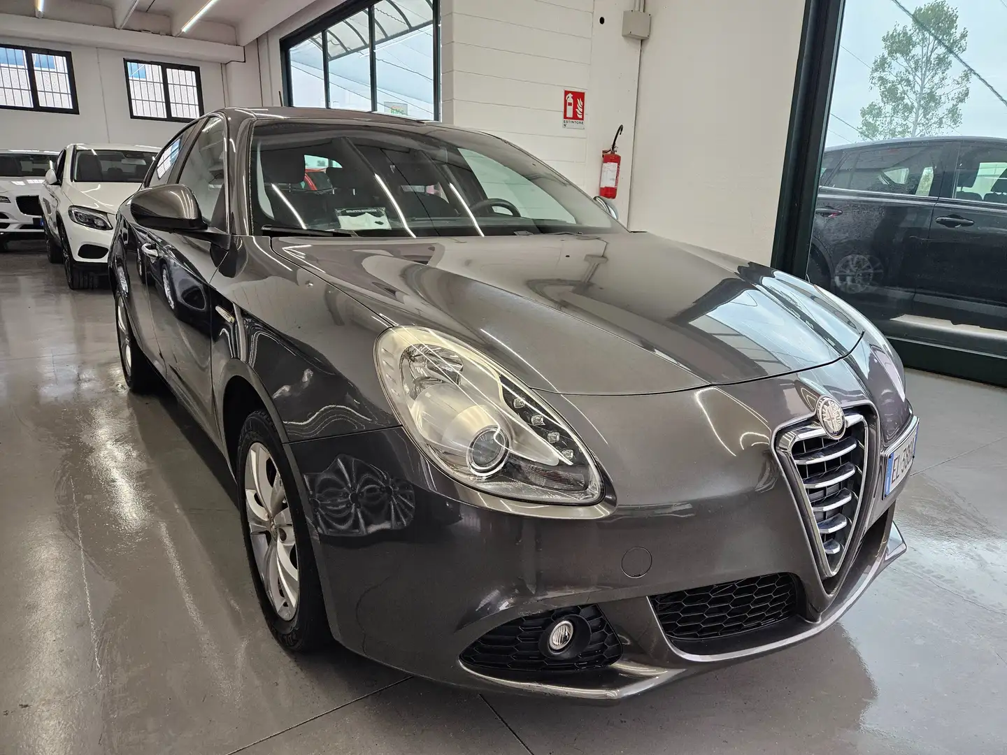 Alfa Romeo Giulietta 2.0 jtdm-2 Progression 140cv Gris - 1