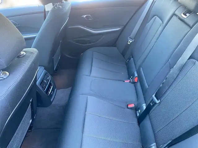 BMW 3 Series view 11