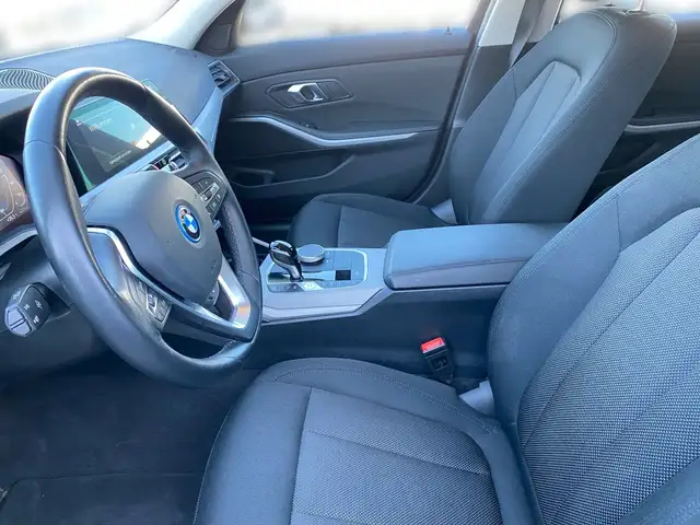 BMW 3 Series view 7