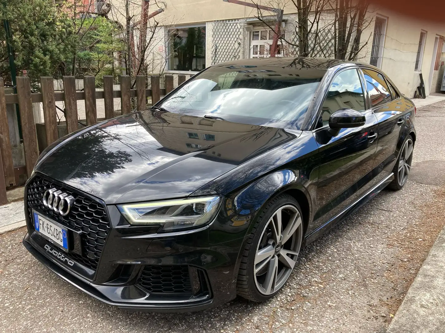Audi RS3 SEDAN 2.5 TFSI quattro s-tronic Fekete - 1