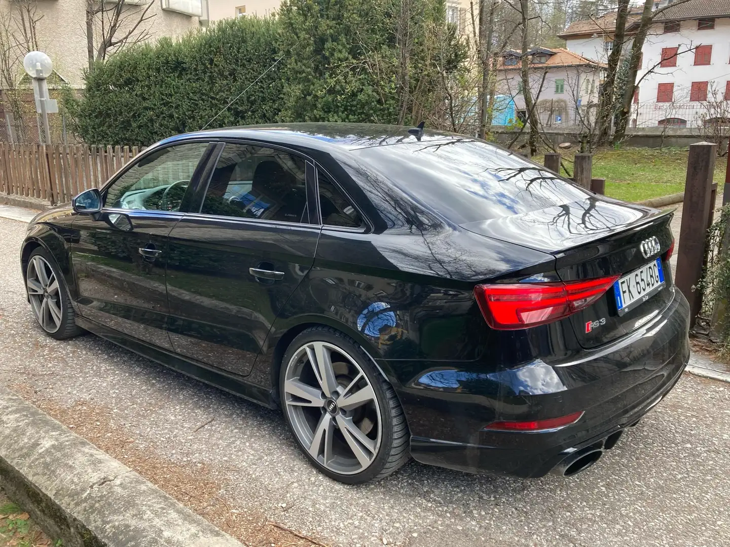 Audi RS3 SEDAN 2.5 TFSI quattro s-tronic Fekete - 2