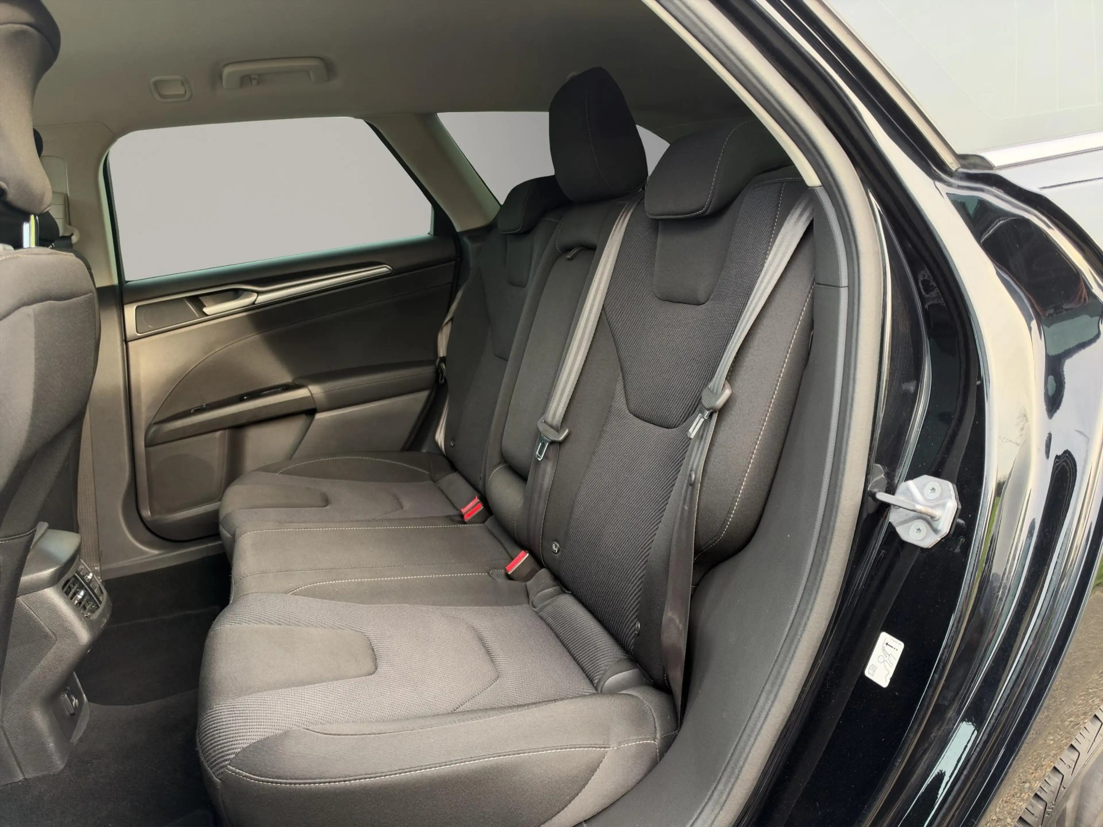 Ford Mondeo Wagon 1.5 Titanium Keyless PDC Clima — photo 9
