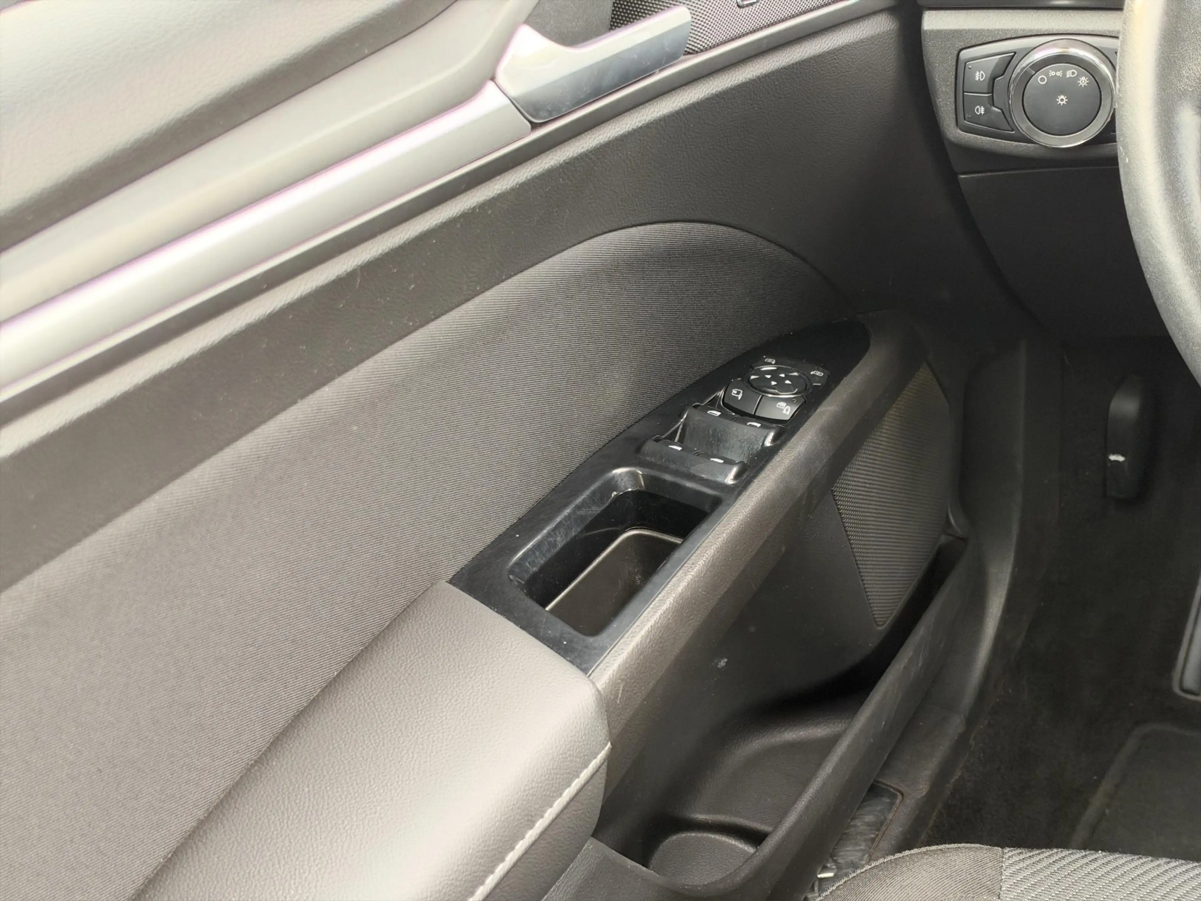 Ford Mondeo Wagon 1.5 Titanium Keyless PDC Clima — photo 17