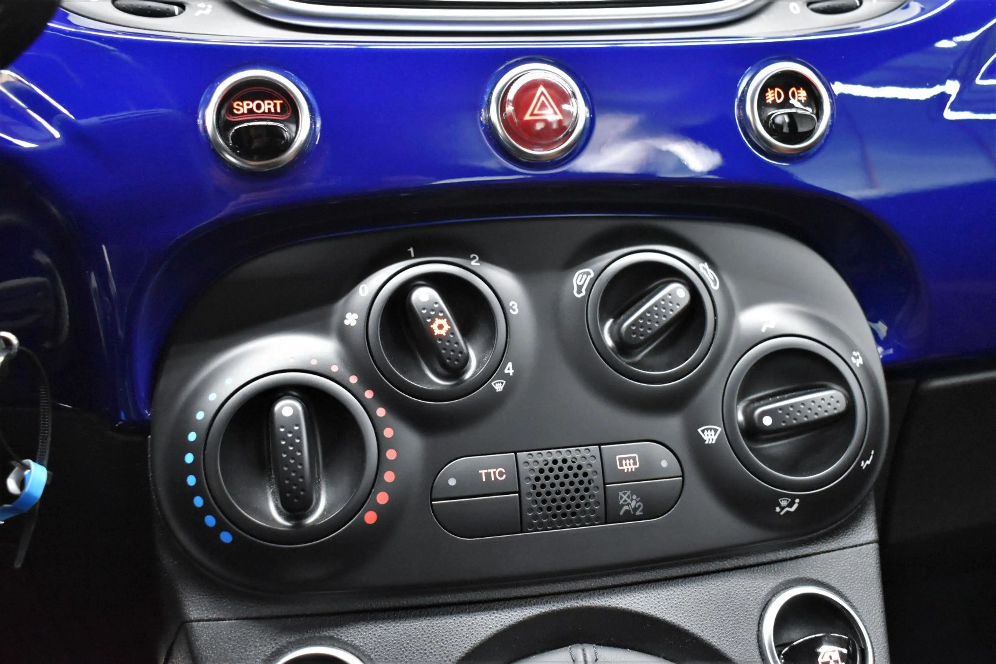 Abarth 500 595 Abarth+Navi+Klima+Leder+Beats+BLU PODIO — photo 13