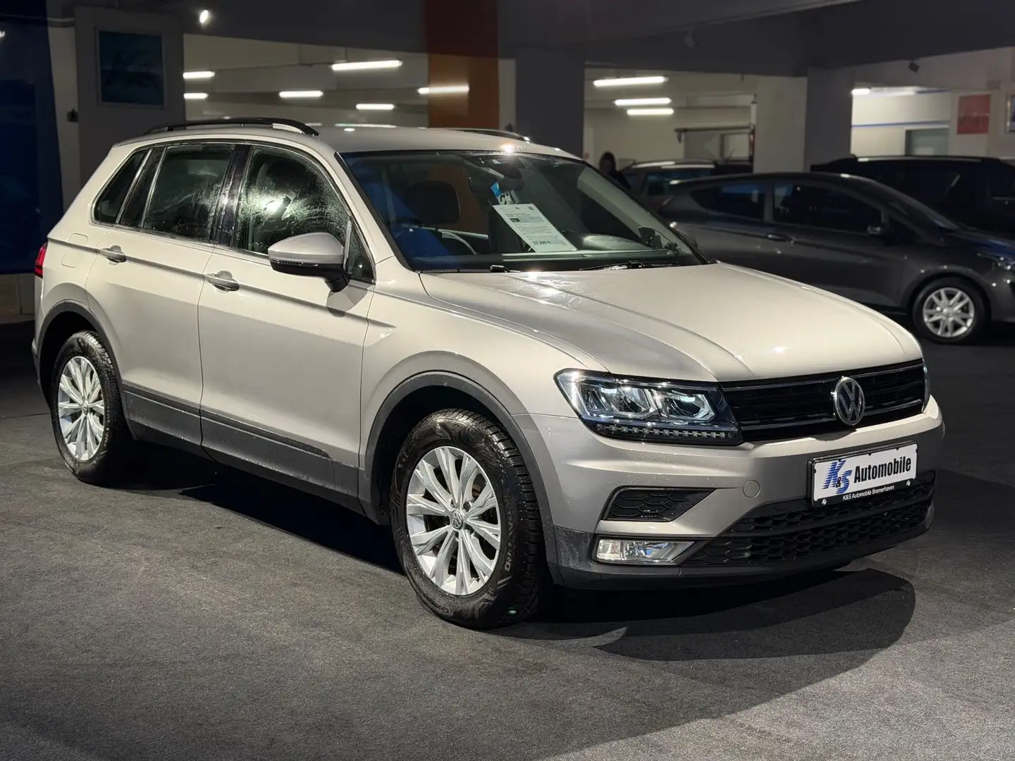 Volkswagen Tiguan Trendline*MASSAGE*ALCANTARA*SITZH.*AHK* Silber - 1