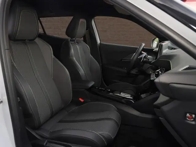 Peugeot 2008 view 10