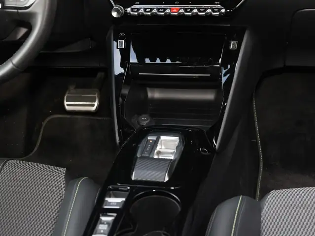 Peugeot 2008 view 12