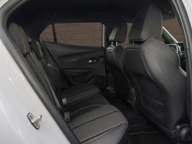 Peugeot 2008 view 11