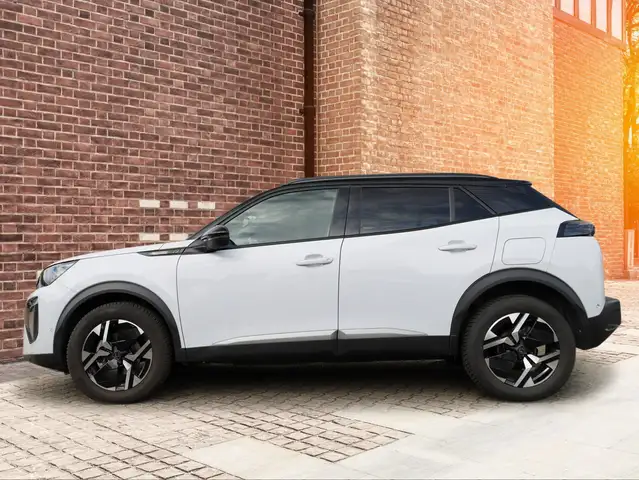Peugeot 2008 view 3