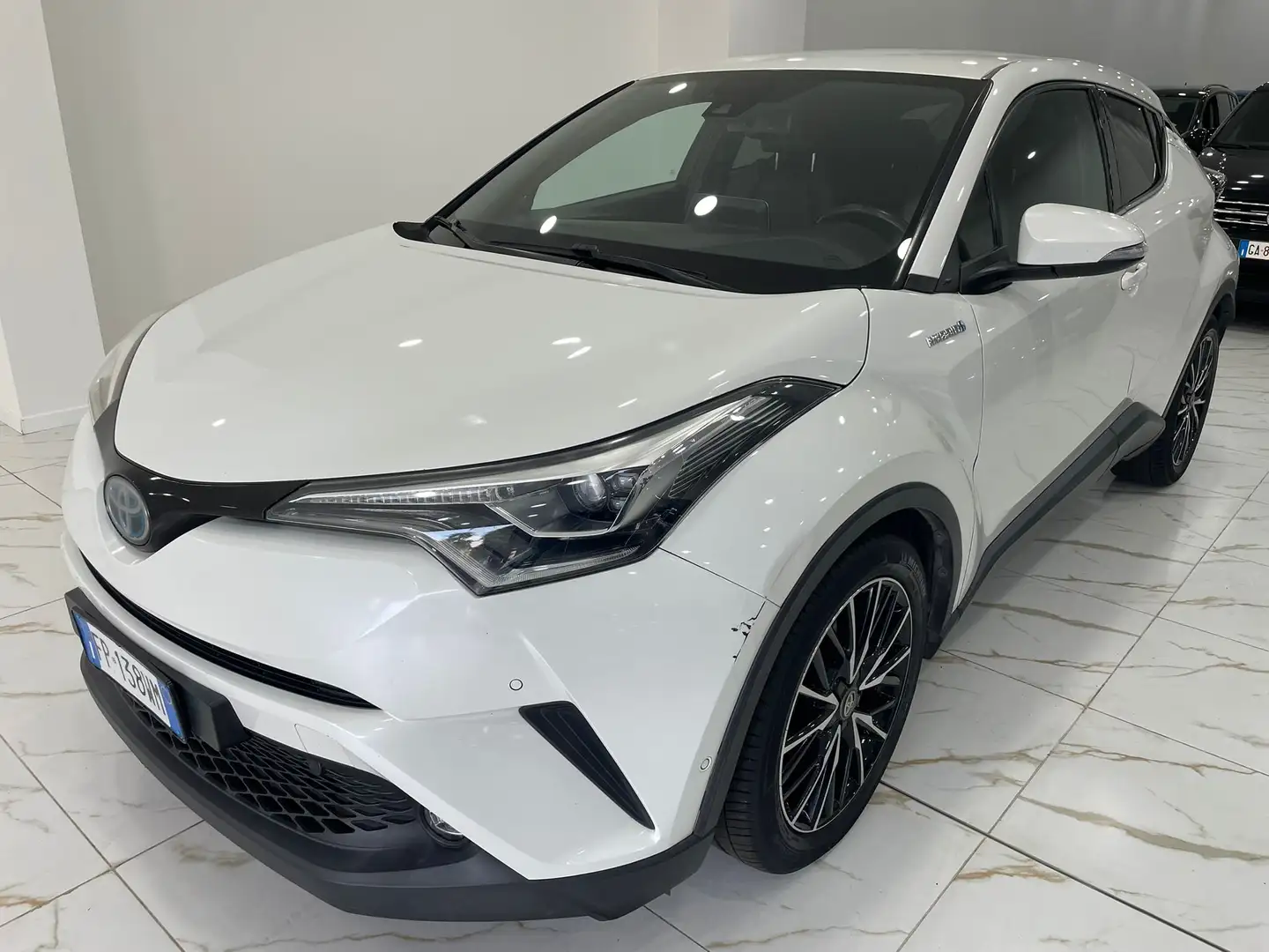 Toyota C-HR C-HR I 2016 1.8h Lounge 2wd e-cvt Blanc - 2