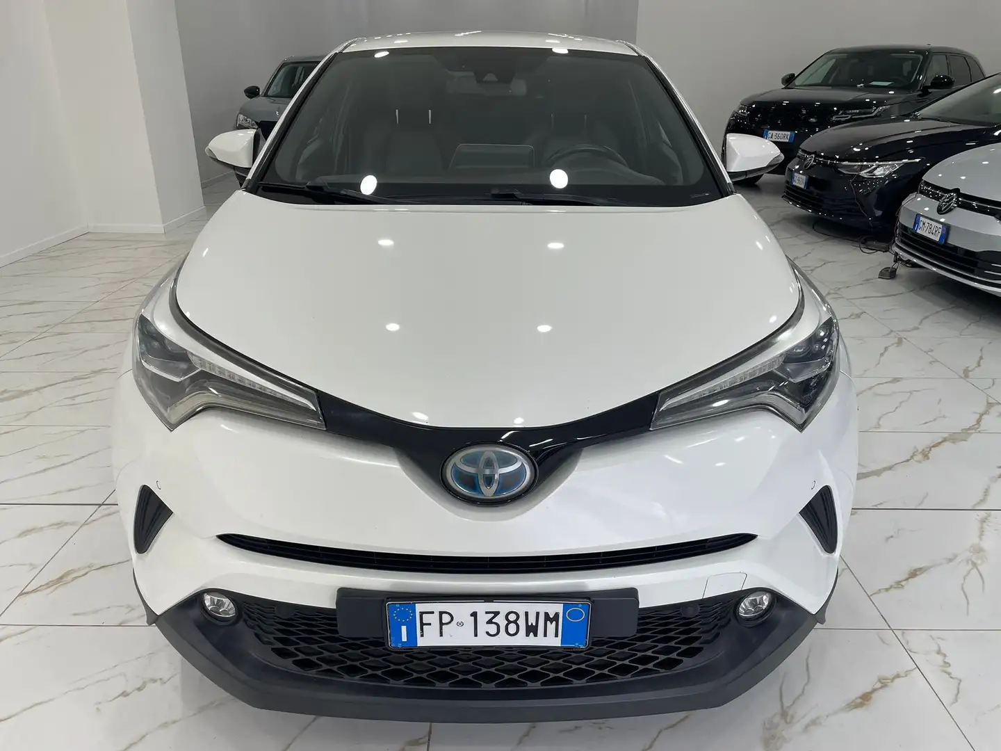 Toyota C-HR C-HR I 2016 1.8h Lounge 2wd e-cvt Blanc - 1