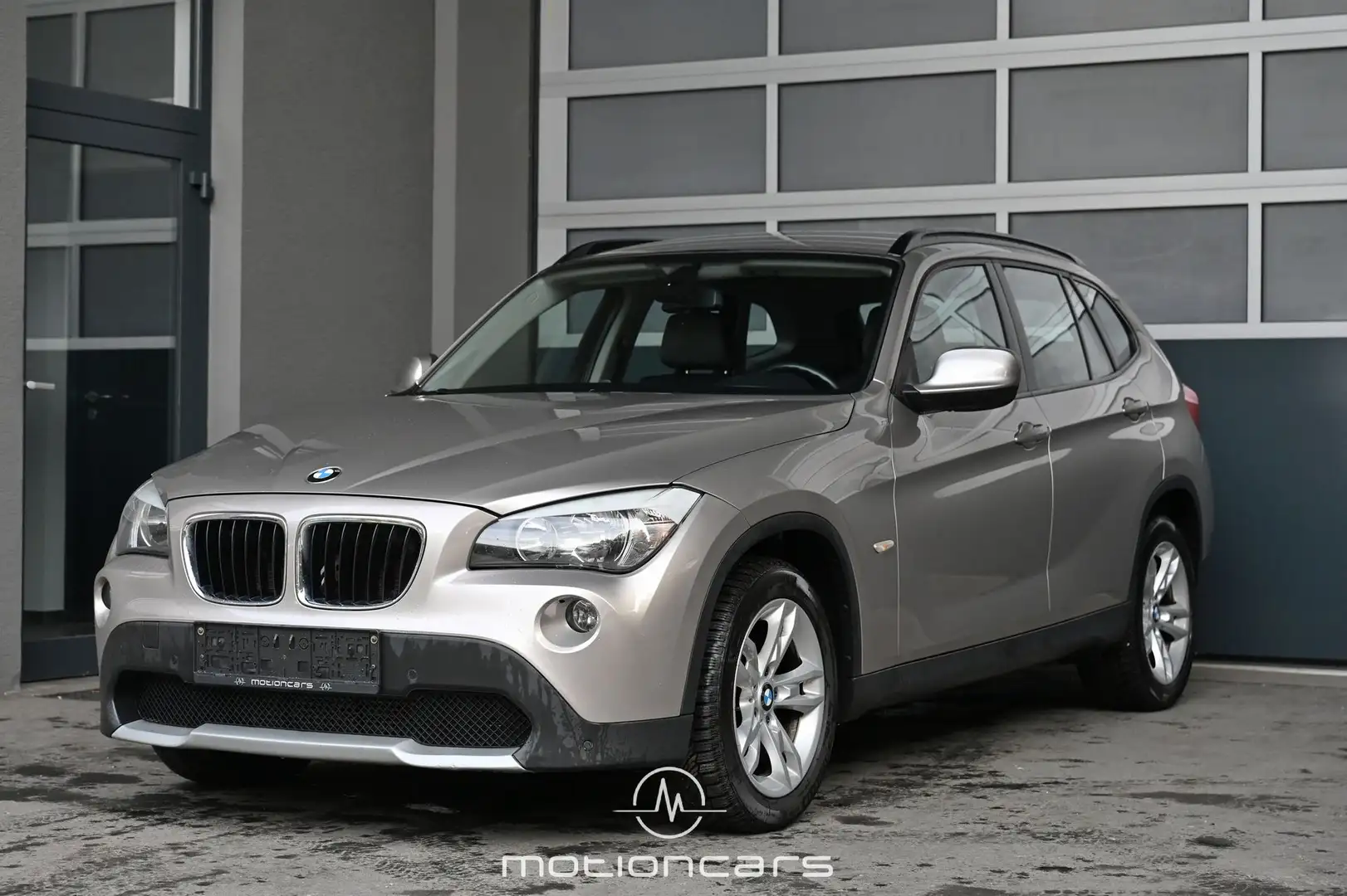 BMW X1 xDrive20i Pickerl NEU Argent - 1