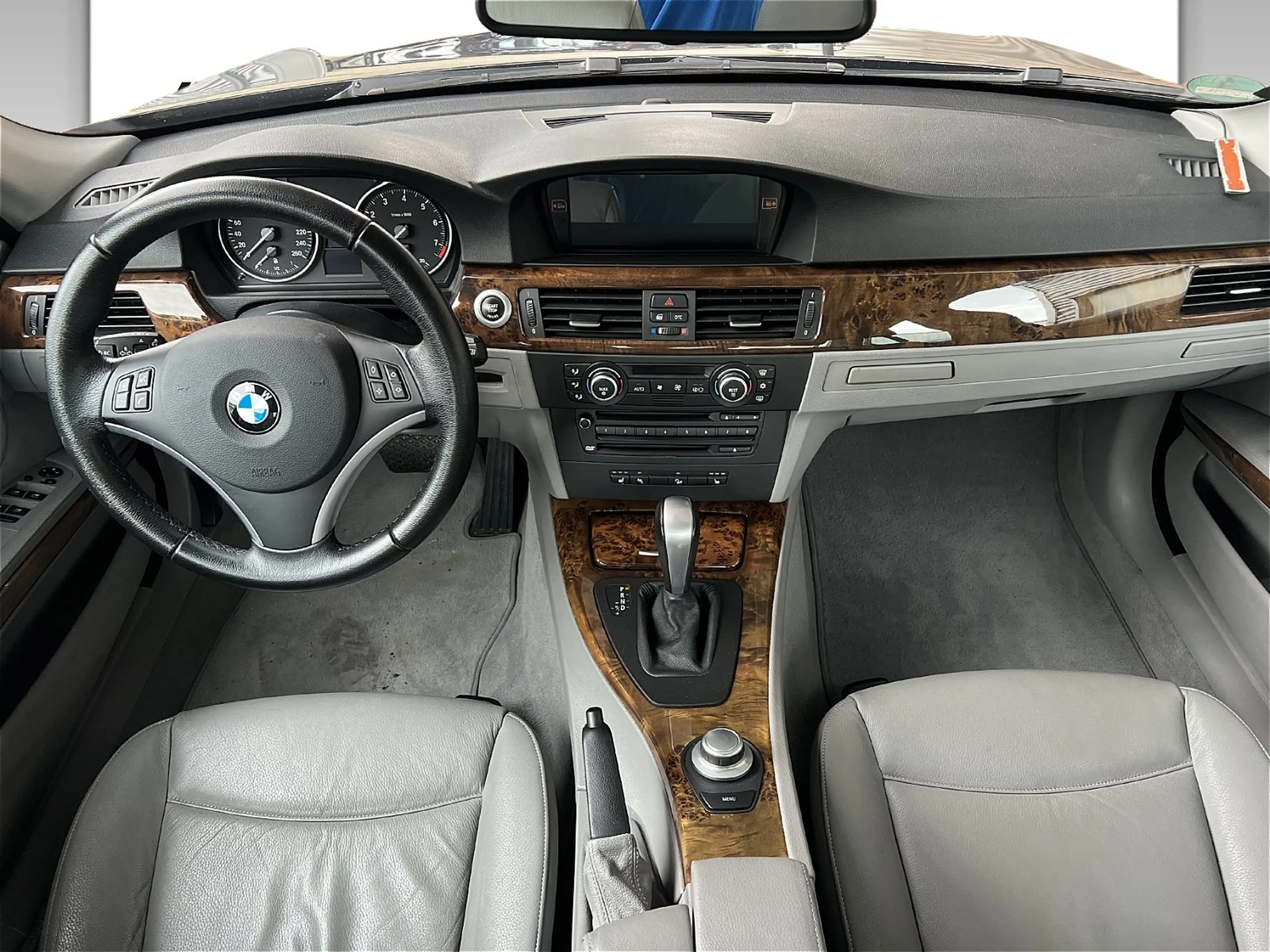 BMW 325 i xDrive — photo 7