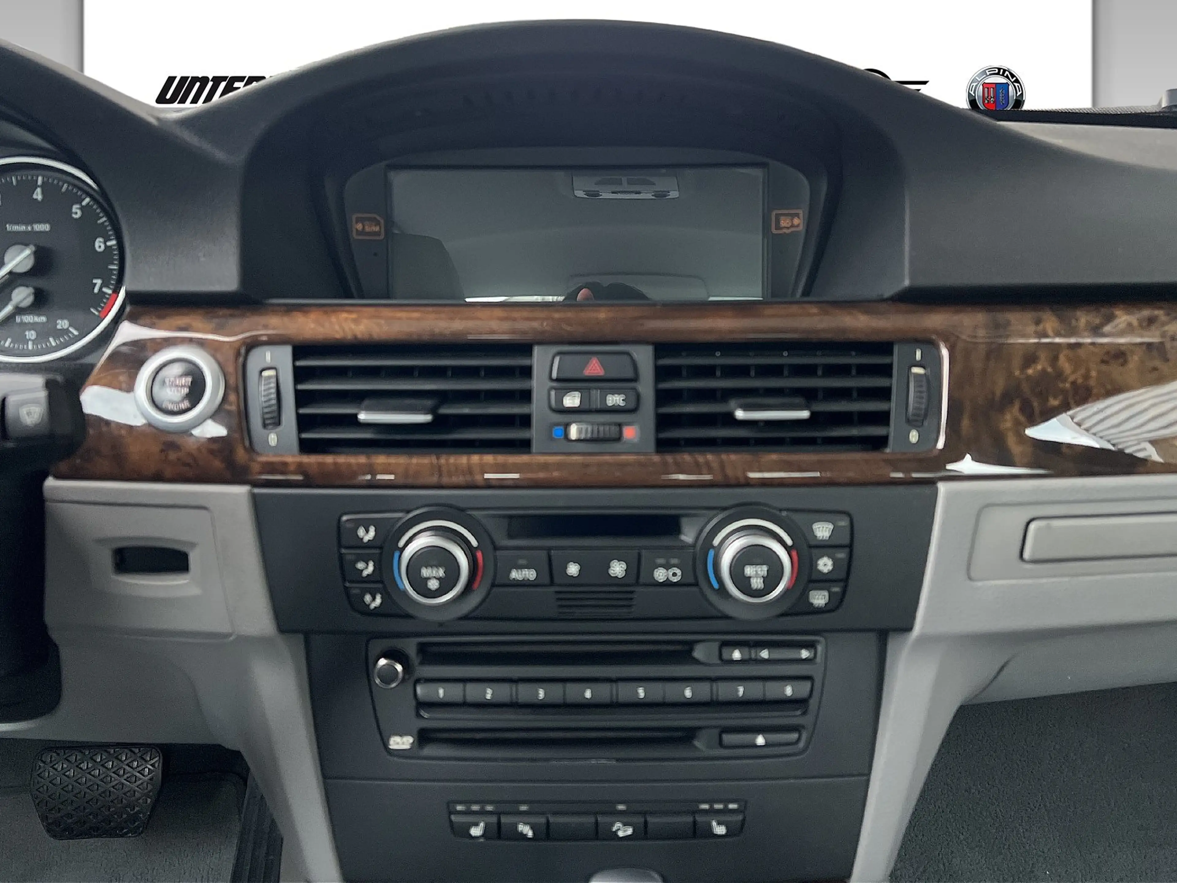 BMW 325 i xDrive — photo 8