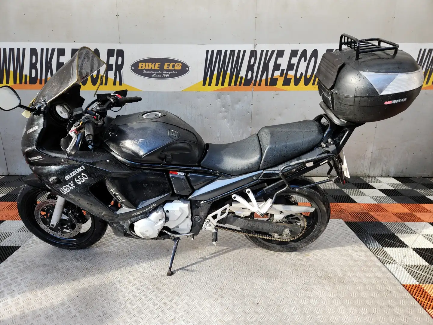 Suzuki GSX 650 Negro - 2