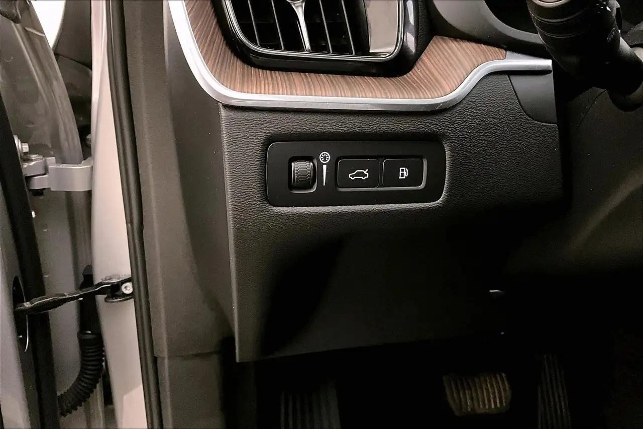 Volvo XC60 снимка Volvo XC60