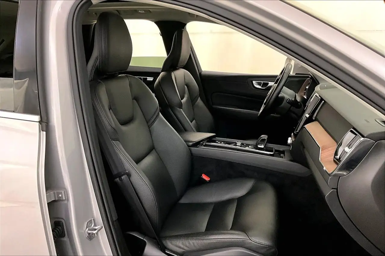 Volvo XC60 снимка Volvo XC60