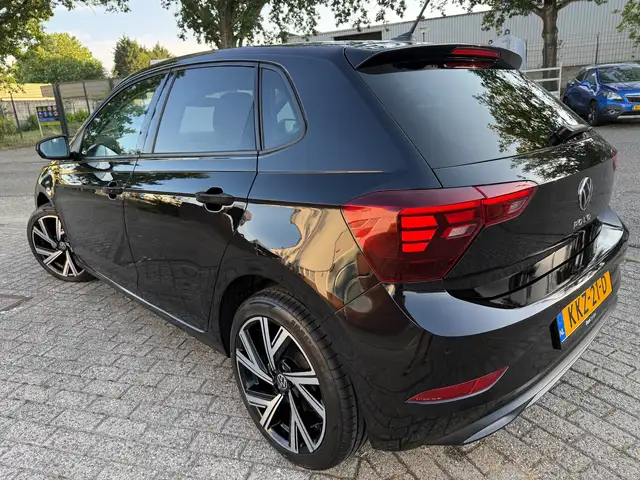 Volkswagen Polo view 4