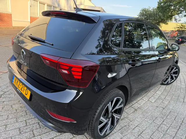 Volkswagen Polo view 2