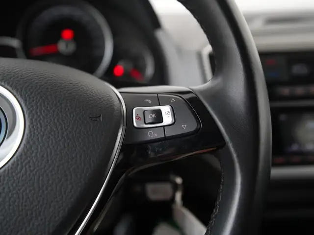 Volkswagen Up! view 9