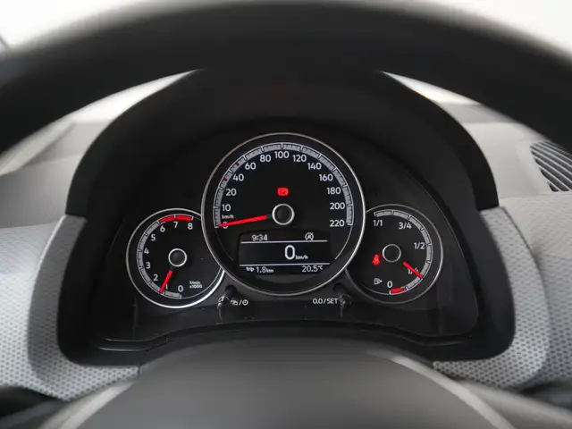 Volkswagen Up! view 8