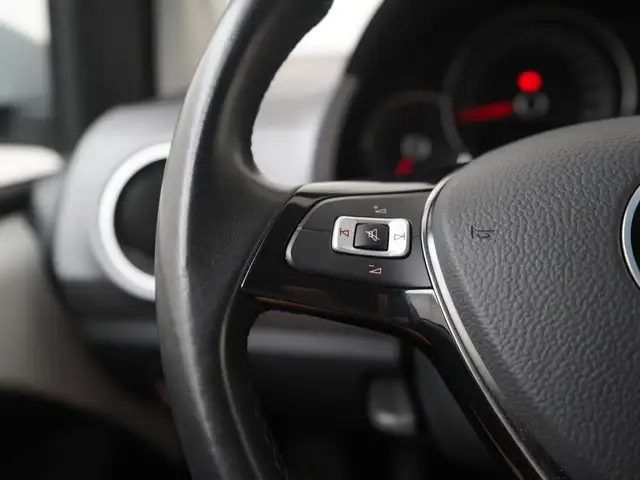 Volkswagen Up! view 7