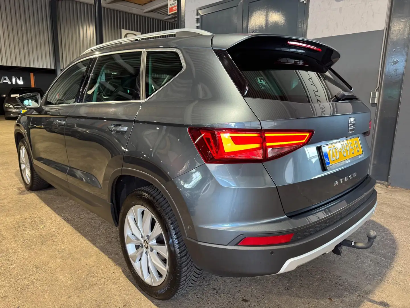 SEAT Ateca 1.0 EcoTSI Intense|Adap.Cruise|DigiDASH|1e Eig|Tre Gris - 2