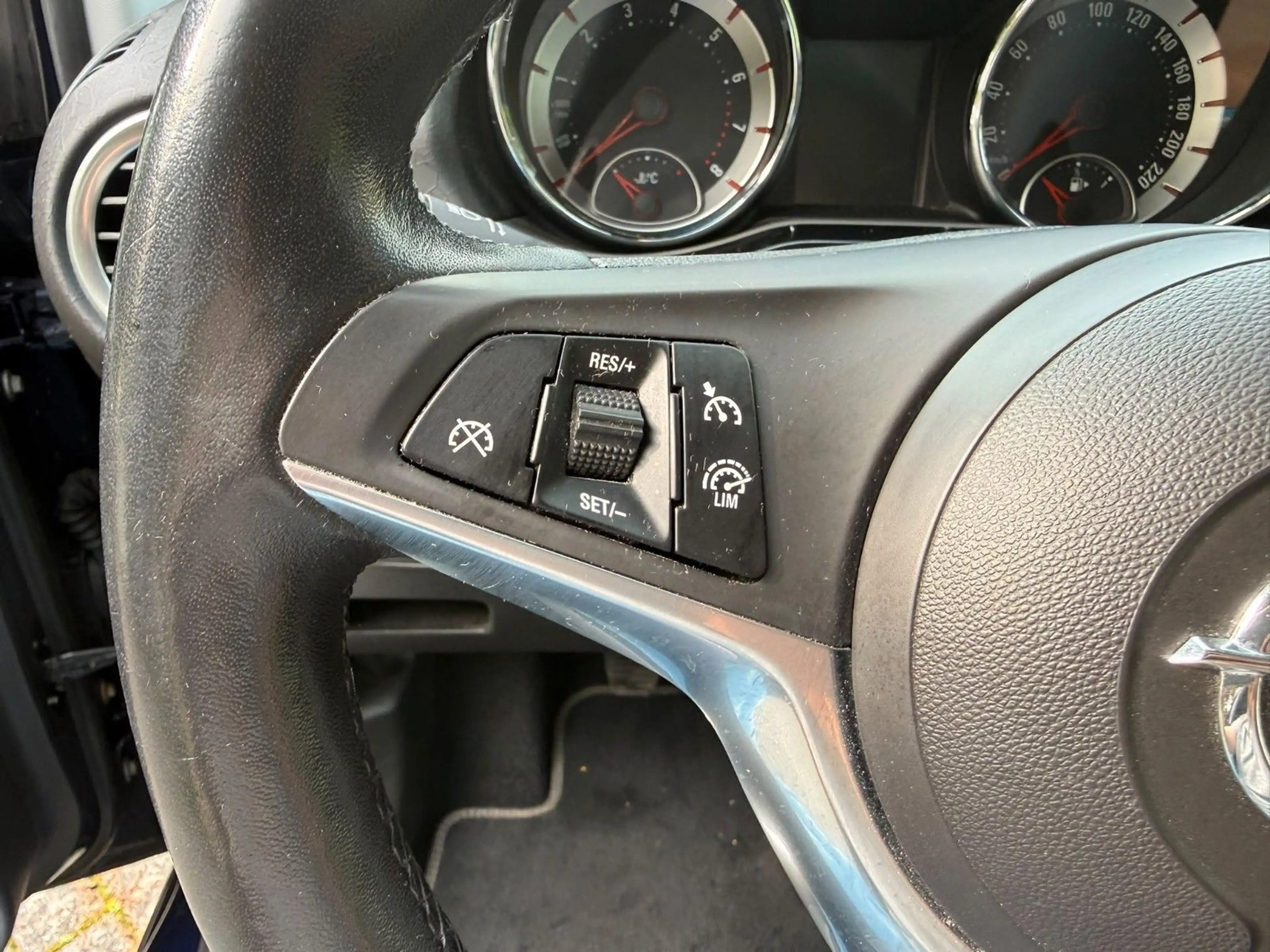 Opel Adam — photo 15