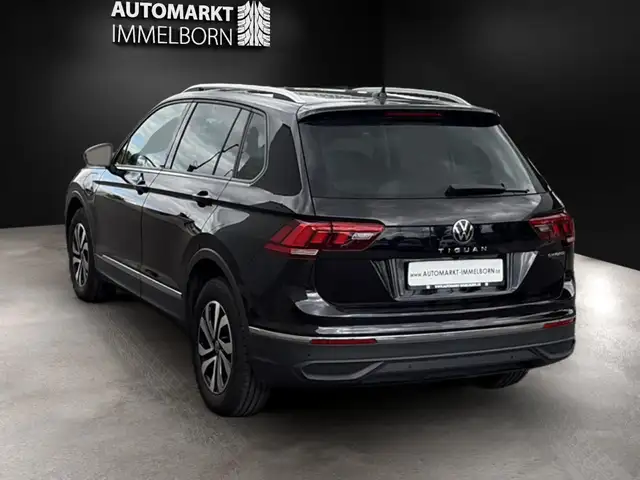 Volkswagen Tiguan view 5