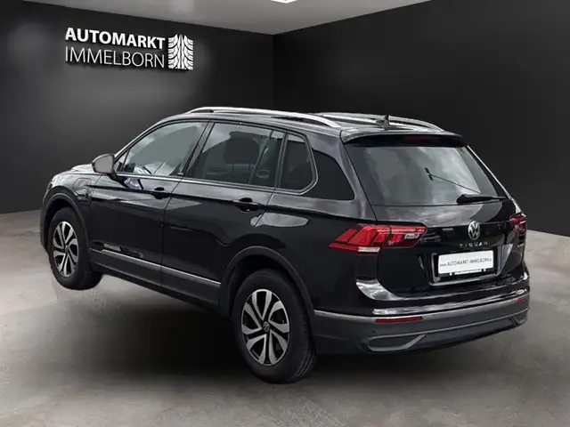 Volkswagen Tiguan view 6