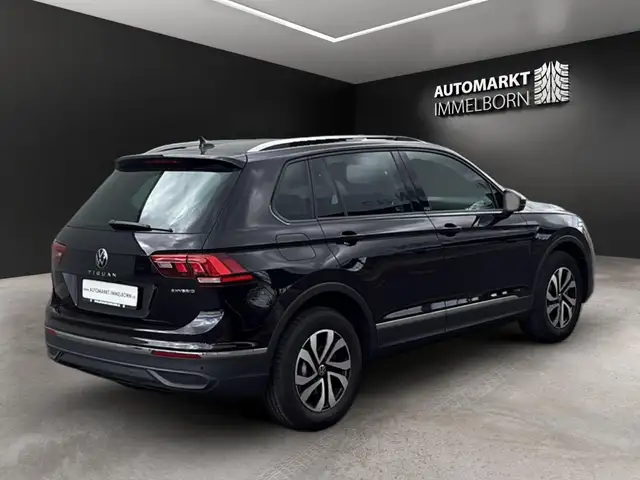 Volkswagen Tiguan view 8