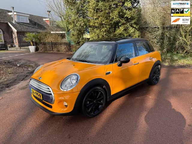 MINI Cooper Mini 1.5 Chili / Navi / Pano / Leder / Automaat /