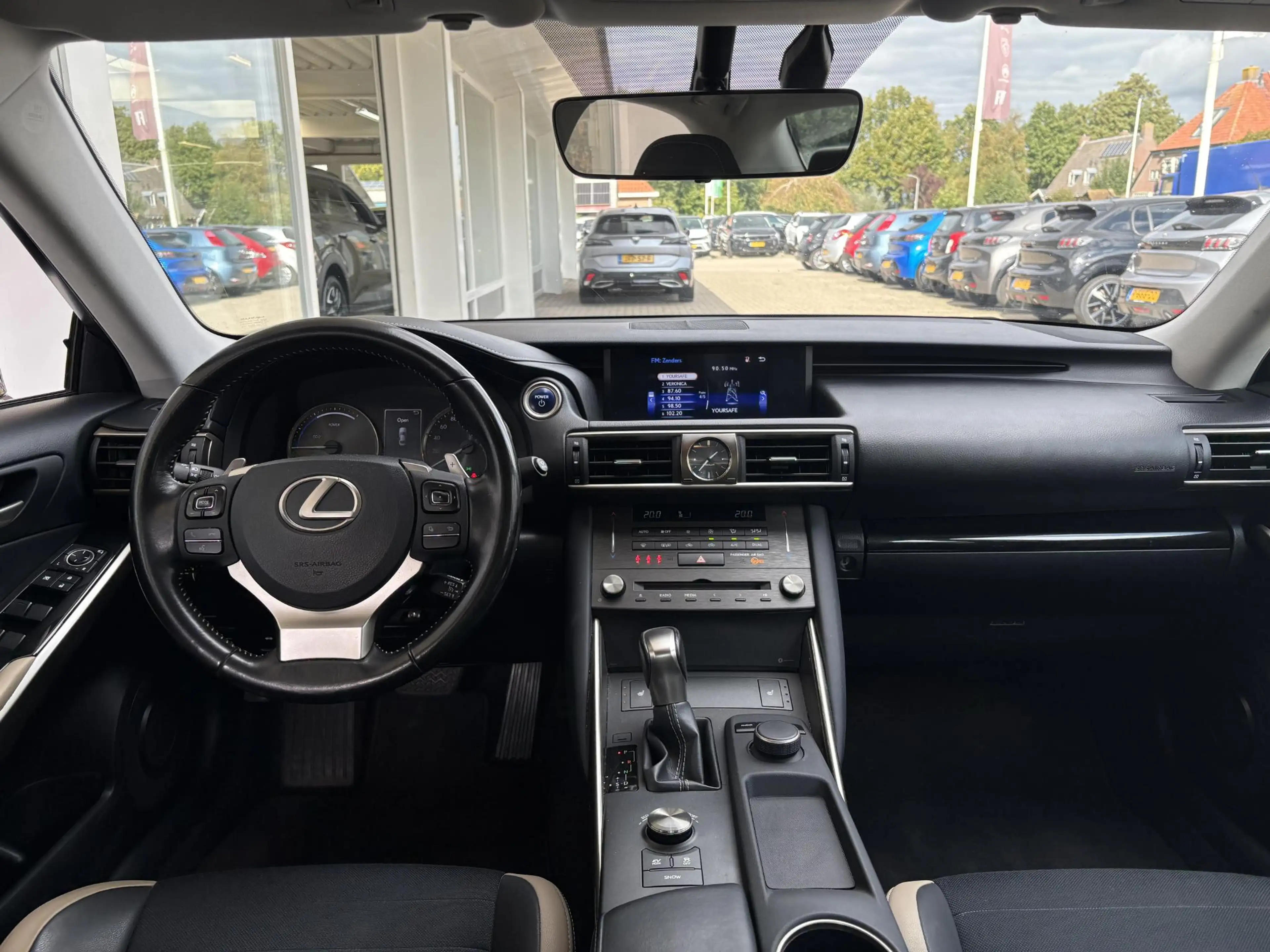 Lexus IS 300 300h Hybrid Sport Edition | Dealeronderhouden | Ac — photo 9