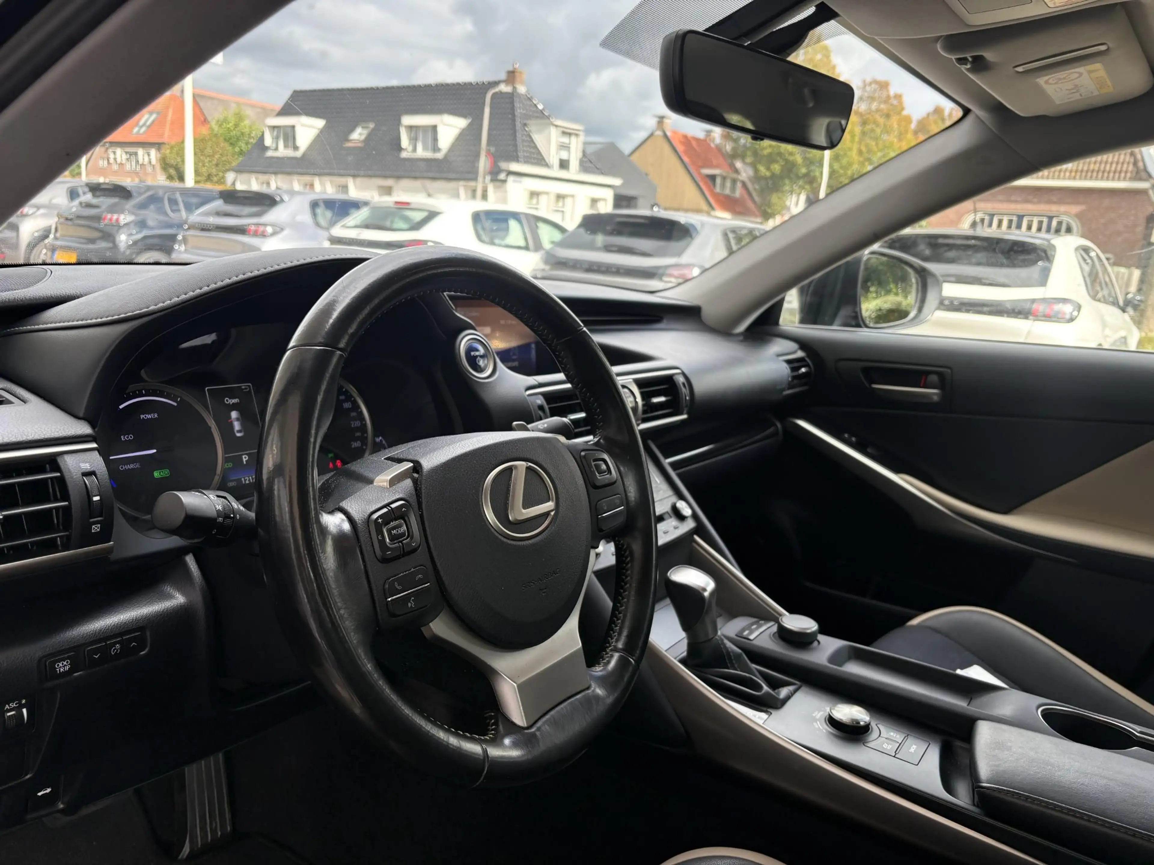 Lexus IS 300 300h Hybrid Sport Edition | Dealeronderhouden | Ac — photo 11