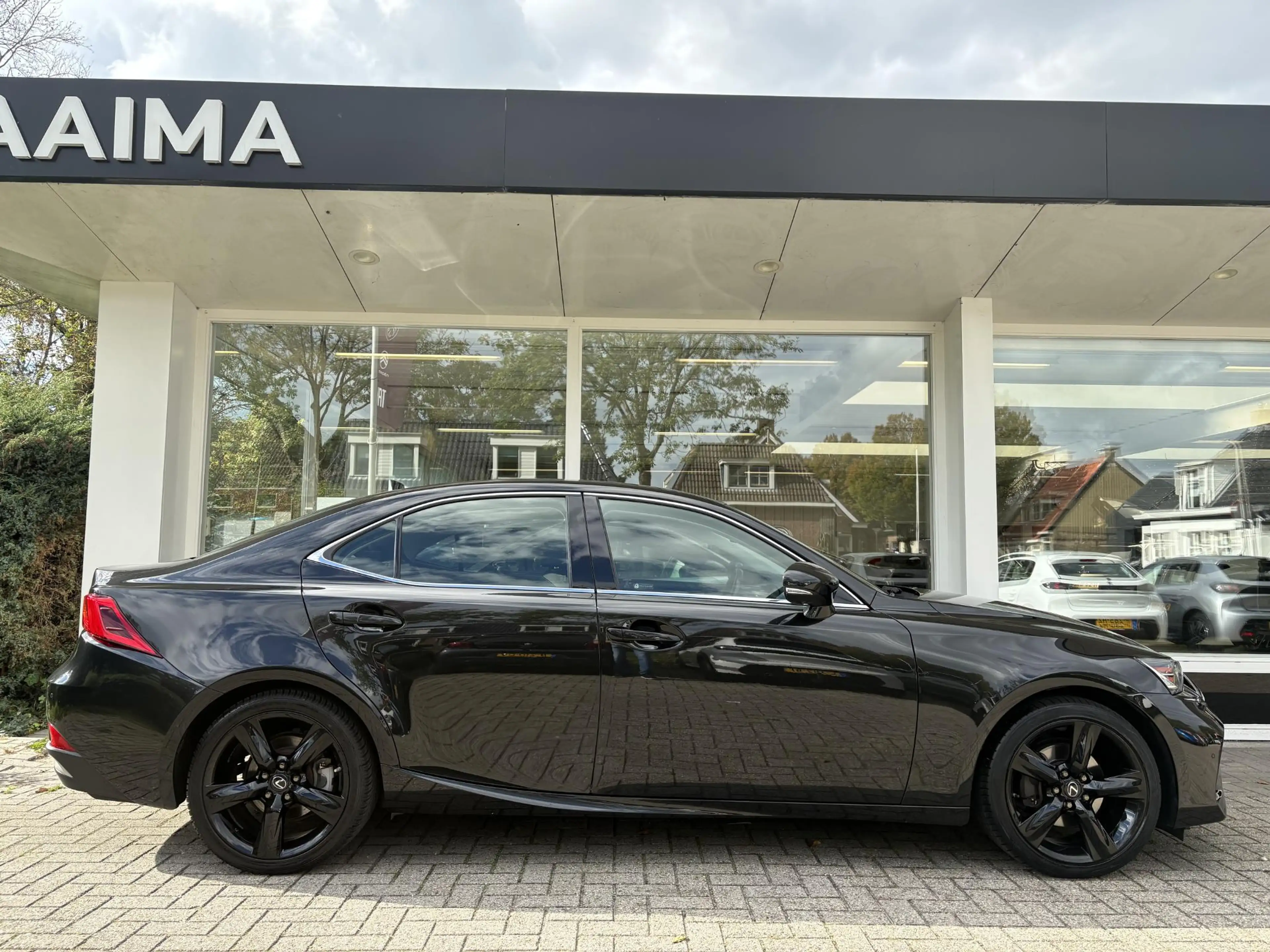 Lexus IS 300 300h Hybrid Sport Edition | Dealeronderhouden | Ac — photo 2