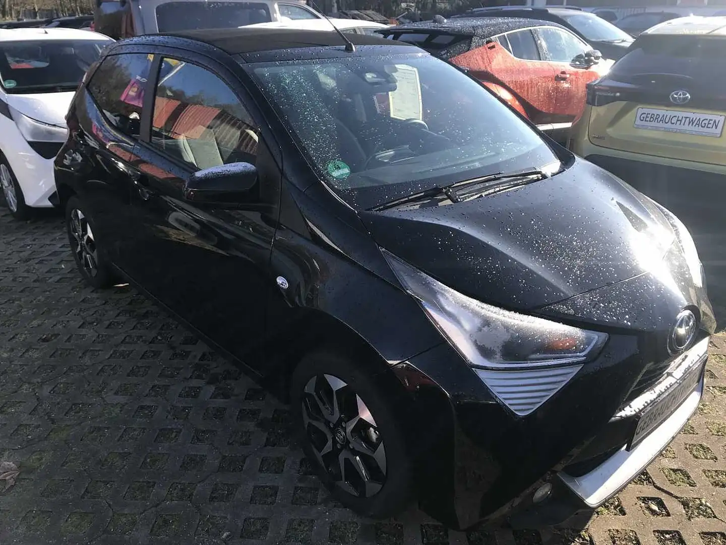 Toyota Aygo 5-Türer x-play Team D. Air / Cabrio Noir - 1